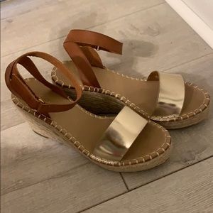 Cute gold/brown/tan summer wedges!